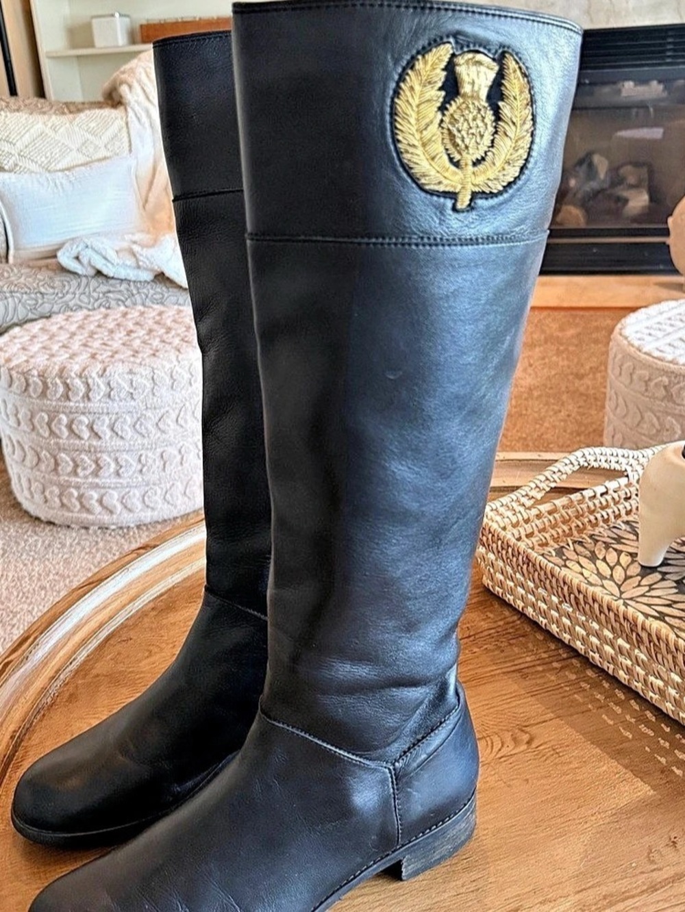 Rare Stuart Weitzman Bullion Gold Embroidered Crest Leather Boots Size 40